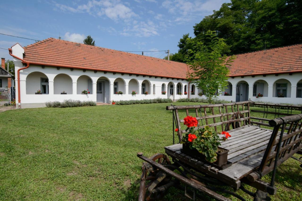 Bakta Haz Hotel Egerbakta Exterior photo